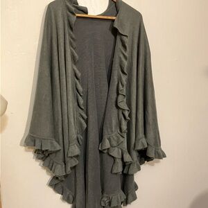 SARO long Women's Ruffled Gray Cape OS
